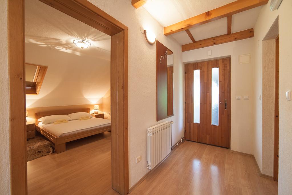 Apartmant & Room Bruna Dreznik Grad Bagian luar foto