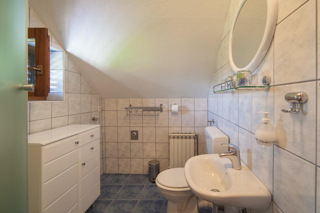 Apartmant & Room Bruna Dreznik Grad Bagian luar foto